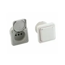 Prise 230 V avec couvercle Presto 10000*CBE Hot